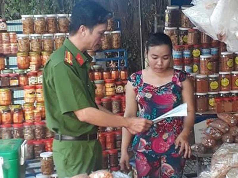 Truy nã Lê Quốc Tuấn, nghi can giết 4 người ở Củ Chi ảnh 3 Truy nã Lê Quốc Tuấn, nghi can giết 4 người ở Củ Chi ảnh 3