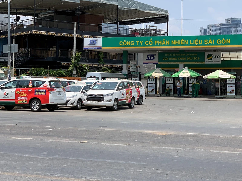 Kẻ cười, người khóc khi giá dầu giảm về mức âm ảnh 2 Kẻ cười, người khóc khi giá dầu giảm về mức âm ảnh 2
