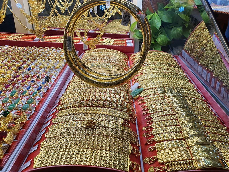Khi bão giá vàng bất ngờ ập đến ảnh 2 Khi bão giá vàng bất ngờ ập đến ảnh 2