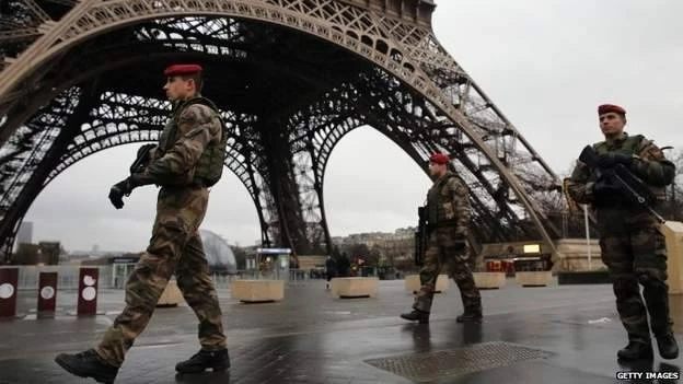 Thảm sát Charlie Hebdo tại Pháp: Diễn biến mới nhất ảnh 33 Thảm sát Charlie Hebdo tại Pháp: Diễn biến mới nhất ảnh 33