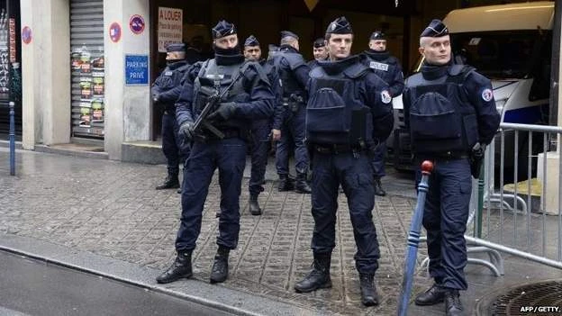 Thảm sát Charlie Hebdo tại Pháp: Diễn biến mới nhất ảnh 34 Thảm sát Charlie Hebdo tại Pháp: Diễn biến mới nhất ảnh 34