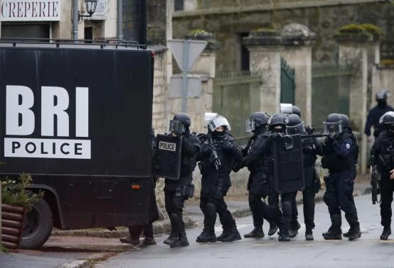 Thảm sát Charlie Hebdo tại Pháp: Diễn biến mới nhất ảnh 49 Thảm sát Charlie Hebdo tại Pháp: Diễn biến mới nhất ảnh 49