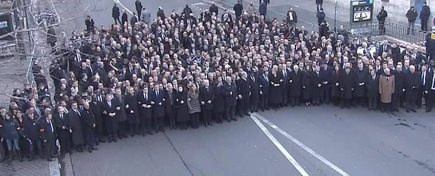 Tuần hành hậu 'thảm sát Charlie Hebdo': Rầm rộ như giải phóng Paris ảnh 13 Tuần hành hậu 'thảm sát Charlie Hebdo': Rầm rộ như giải phóng Paris ảnh 13