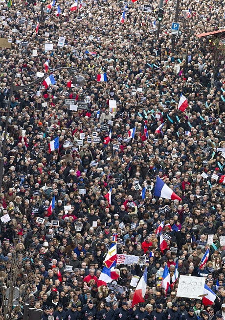 Tuần hành hậu 'thảm sát Charlie Hebdo': Rầm rộ như giải phóng Paris ảnh 2 Tuần hành hậu 'thảm sát Charlie Hebdo': Rầm rộ như giải phóng Paris ảnh 2