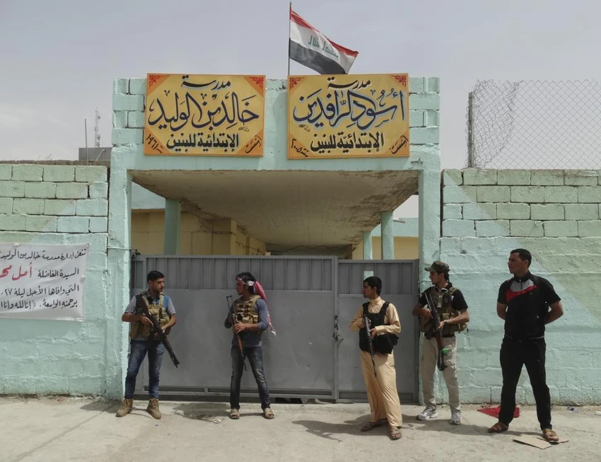 Ảnh: Người dân IRaq lũ lượt chạy trốn IS ảnh 5 Ảnh: Người dân IRaq lũ lượt chạy trốn IS ảnh 5