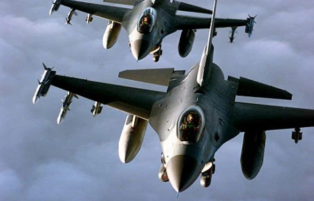 Máy bay Mỹ 'né' chiến đấu cơ Nga ở Syria ảnh 1