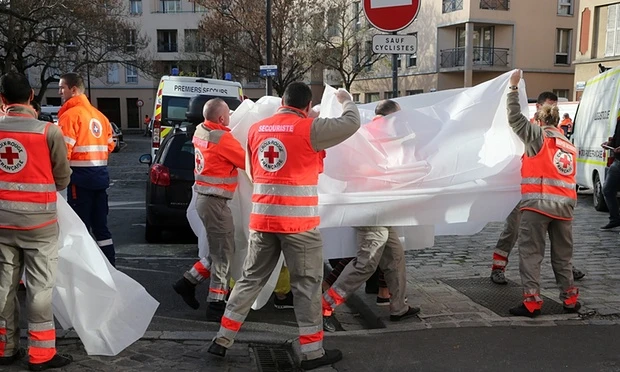 Kết thúc bố ráp khủng bố Paris: 7 người bị bắt, 2 người chết ảnh 2 Kết thúc bố ráp khủng bố Paris: 7 người bị bắt, 2 người chết ảnh 2