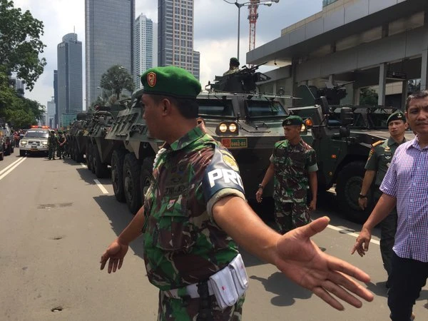 Cuộc tấn công khủng bố tại Indonesia đã kết thúc ảnh 3