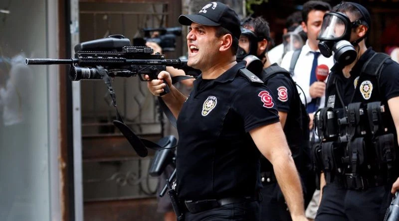 Gần 2.000 cảnh sát vũ trang được triển khai tại TP Istanbul.