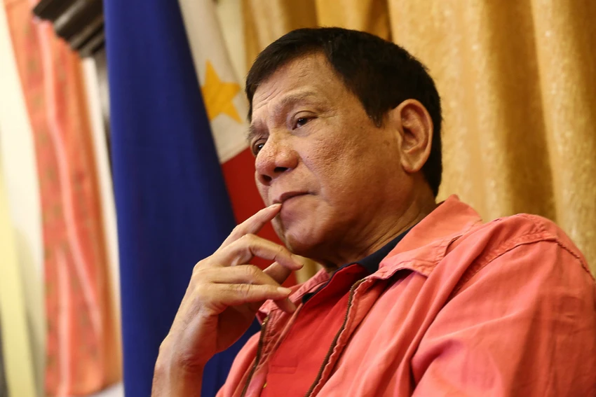 Ông Duterte: Tôi có thể là tổng thống đầu tiên tự tử ảnh 1 Tổng thống Philippines ông Rodrigo Duterte chia sẻ rằng cuộc sống của một nguyên thủ quốc gia quá nghiêm khắc và khô khan.