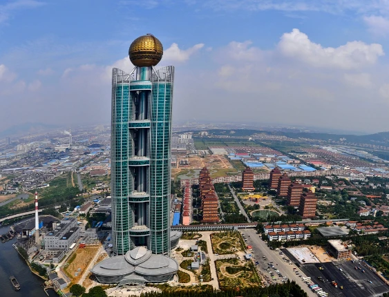 Khách sạn quốc tế Longxi cao 328 mét. Ảnh: THE INDEPENDENT