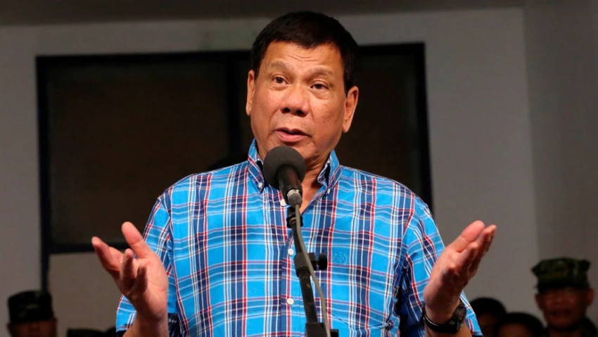 Ông Duterte thừa nhận từng đùa, vỗ mông nữ cảnh sát