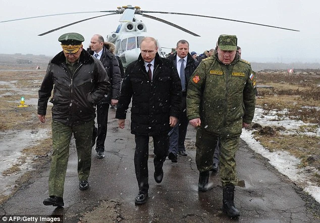Nga điều 55.000 binh sĩ áp sát biên giới Ukraine