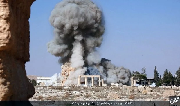Bất chấp 'mưa bom' của Nga, IS tái chiếm Palmyra