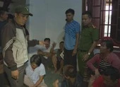 Bắt quả tang 19 người đang say sưa xóc đĩa