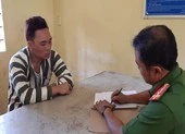 Kẻ ngáo đá tấn công công an, khống chế 4 học sinh ở Đồng Nai