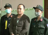 Kẻ đánh tài xế xe rác trữ cả 'kho' đao, súng