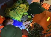Biên phòng cứu kịp thời 1 ngư dân bị tai biến trên biển