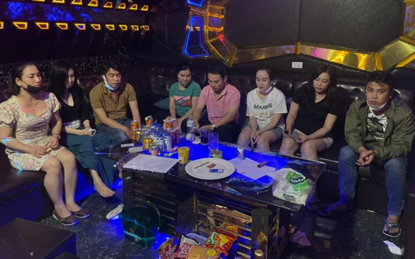 Công an phát hiện 12 người dương tính với chất ma tuý. Ảnh: CA Công an phát hiện 12 người dương tính với chất ma tuý. Ảnh: CA
