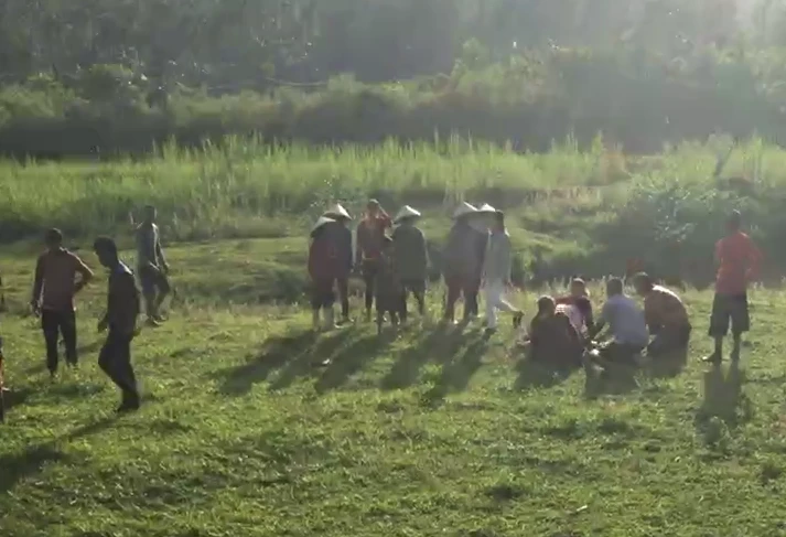 Dù người thân phát hiện, đưa lên bờ sơ cứu nhưng hai em không qua khỏi. Ảnh: CTV Dù người thân phát hiện, đưa lên bờ sơ cứu nhưng hai em không qua khỏi. Ảnh: CTV