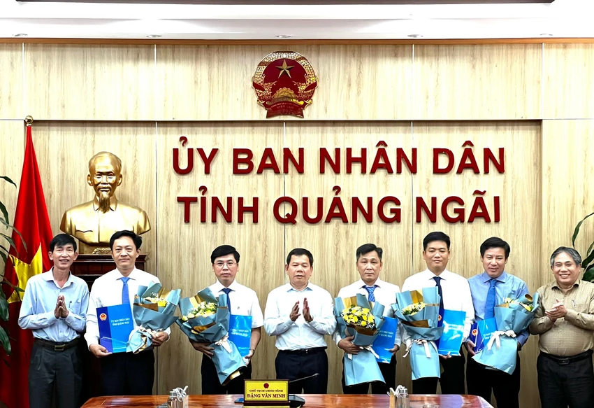 Tỉnh Quảng Ngãi luân chuyển, điều động và bổ nhiệm nhiều cán bộ Tỉnh Quảng Ngãi luân chuyển, điều động và bổ nhiệm nhiều cán bộ