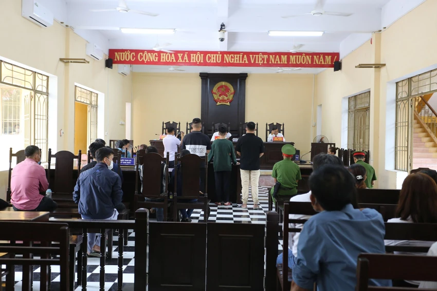 Do thời điểm phạm tội mới 15 tuổi, Duy bị phạt 12 năm tù cho hai tội giết người và cướp tài sản. Ảnh: TN