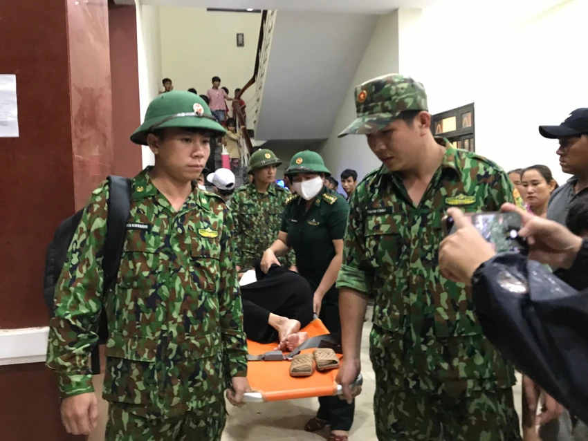 Trong ngày hôm nay, cụ bà này đã ba lần có biểu hiện khó thở. Trong ngày hôm nay, cụ bà này đã ba lần có biểu hiện khó thở.