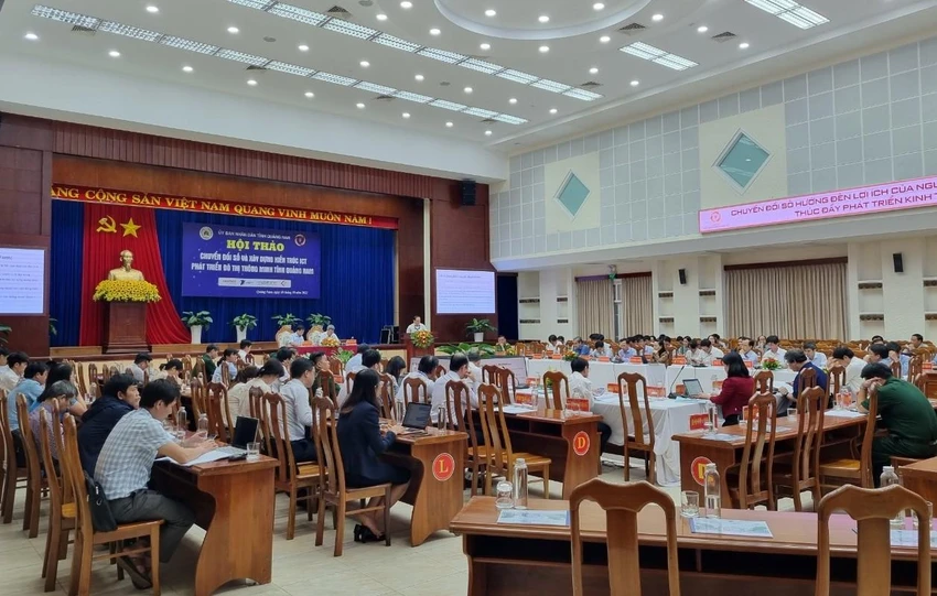 Quang cảnh Hội thảo Chuyển đổi số và xây dựng kiến trúc ICT phát triển đô thị thông minh tỉnh Quảng Nam. Quang cảnh Hội thảo Chuyển đổi số và xây dựng kiến trúc ICT phát triển đô thị thông minh tỉnh Quảng Nam.