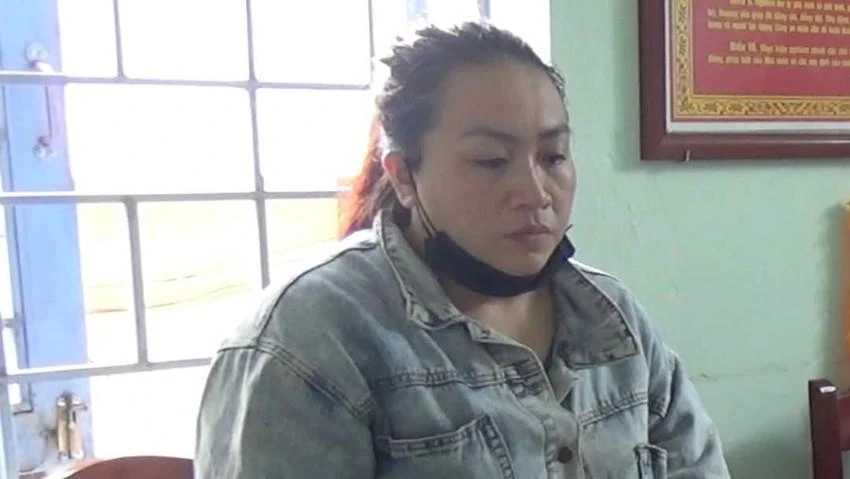 Tăng Hà Dung tại cơ quan công an. Ảnh: CA Tăng Hà Dung tại cơ quan công an. Ảnh: CA