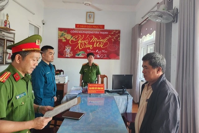 Công an tỉnh Quảng Nam bắt tạm giam thuyền trưởng Lê Sen. Ảnh: CA Công an tỉnh Quảng Nam bắt tạm giam thuyền trưởng Lê Sen. Ảnh: CA