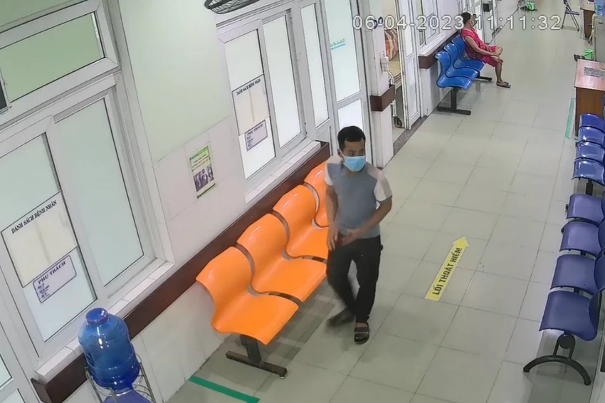 Nghi phạm Nghị đến Bệnh viện đa khoa Vĩnh Đức trộm điện thoại