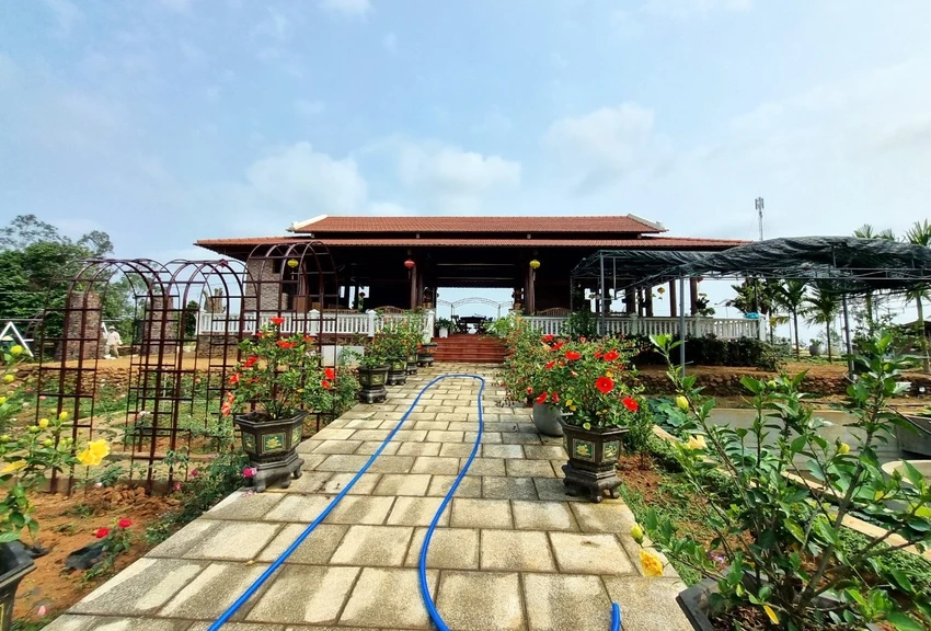 Trang trại xây trên đất chưa có sổ của ông Ninh. Ảnh: TN Trang trại xây trên đất chưa có sổ của ông Ninh. Ảnh: TN