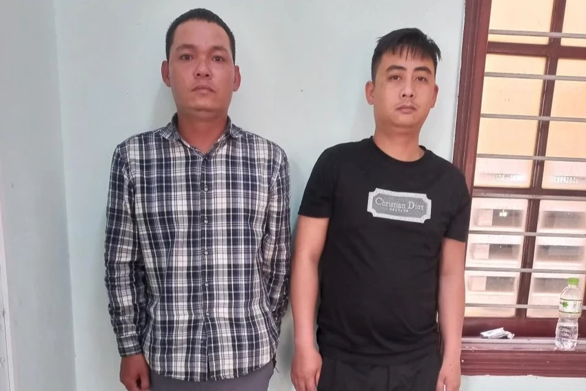 Nguyễn Tuấn Anh và Đoàn Văn Hợp tại cơ quan công an. Ảnh: CA Nguyễn Tuấn Anh và Đoàn Văn Hợp tại cơ quan công an