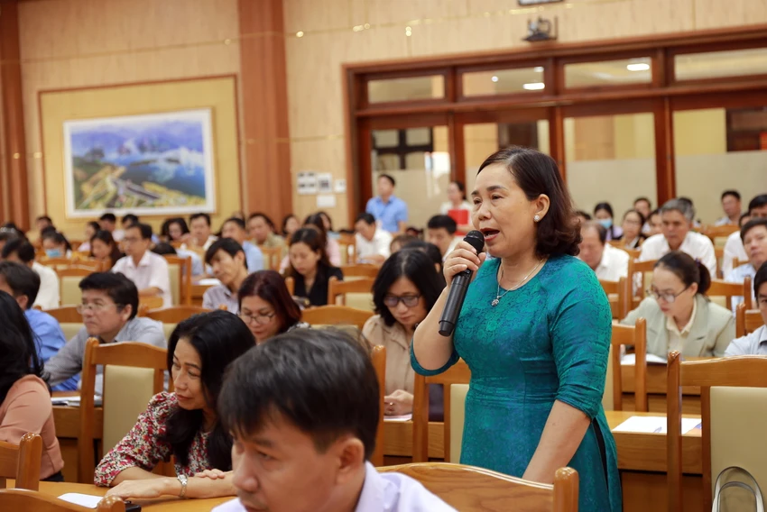 Đại diện các trường ở miền núi nêu thực trạng thiếu giáo viên. Ảnh: TN Đại diện các trường ở miền núi nêu thực trạng thiếu giáo viên. Ảnh: TN