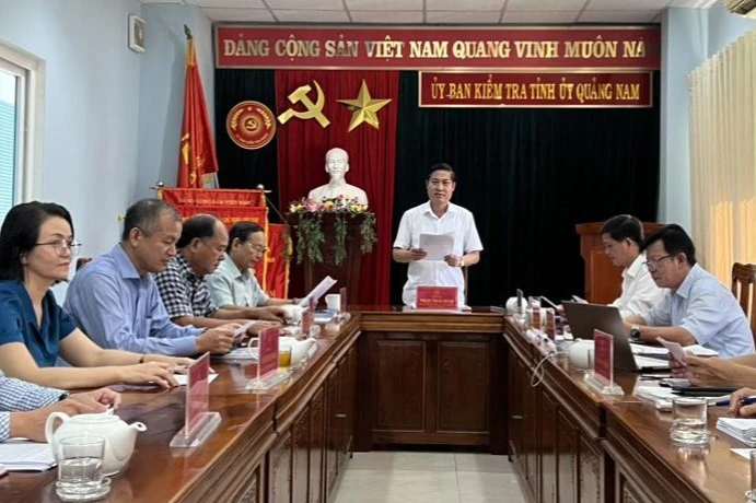 UBKT Tỉnh uỷ Quảng Nam thi hành kỷ luật ông Ninh bằng hình thức khiển trách. Ảnh: UBKT UBKT Tỉnh uỷ Quảng Nam thi hành kỷ luật ông Ninh bằng hình thức khiển trách. Ảnh: UBKT