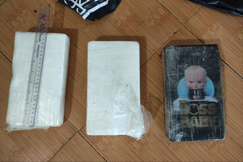 nguoi-dan-nhat-duoc-gan3kg-ma-tuy-troi-dat-vao-bo-bien.jpg