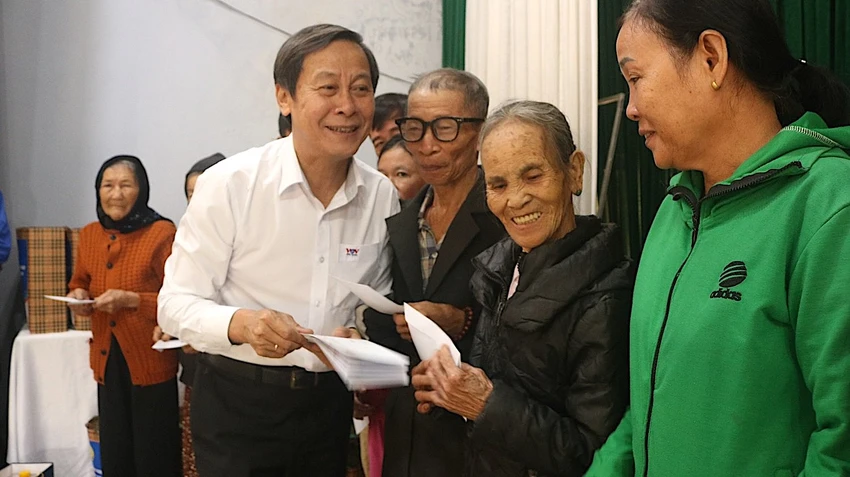 nha-cho-ho-ngheo-4.jpg