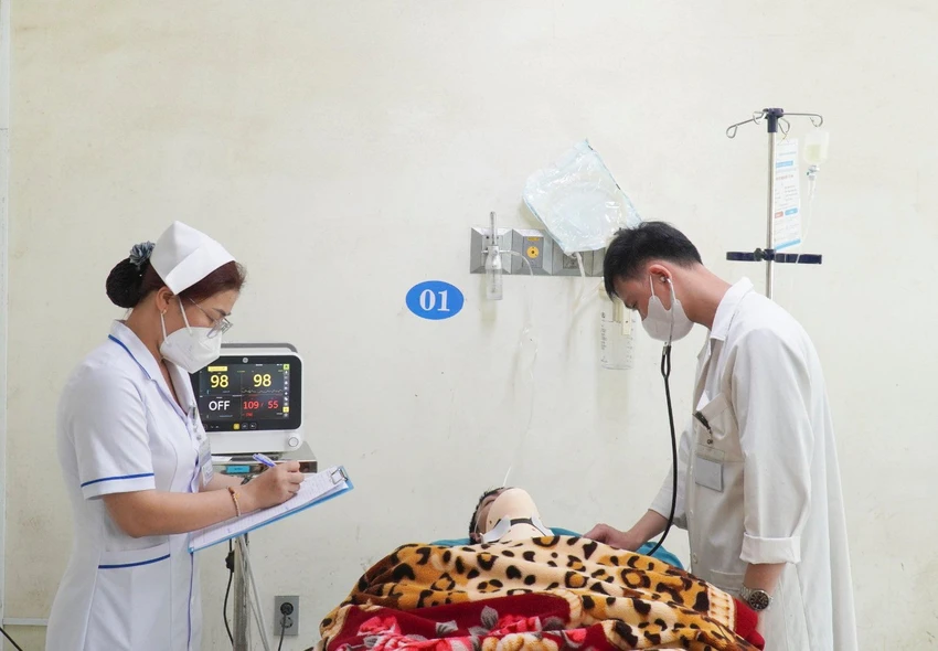 đâm chìm trên biển