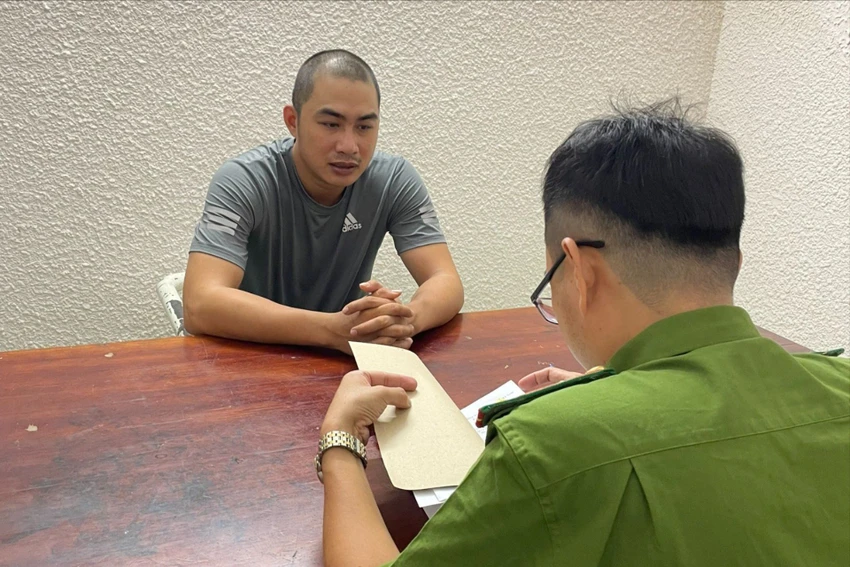 2-giam-doc-doanh-nghiep-bi-bat-vi-lam-gia-tai-lieu-de-dau-thau-1.jpeg