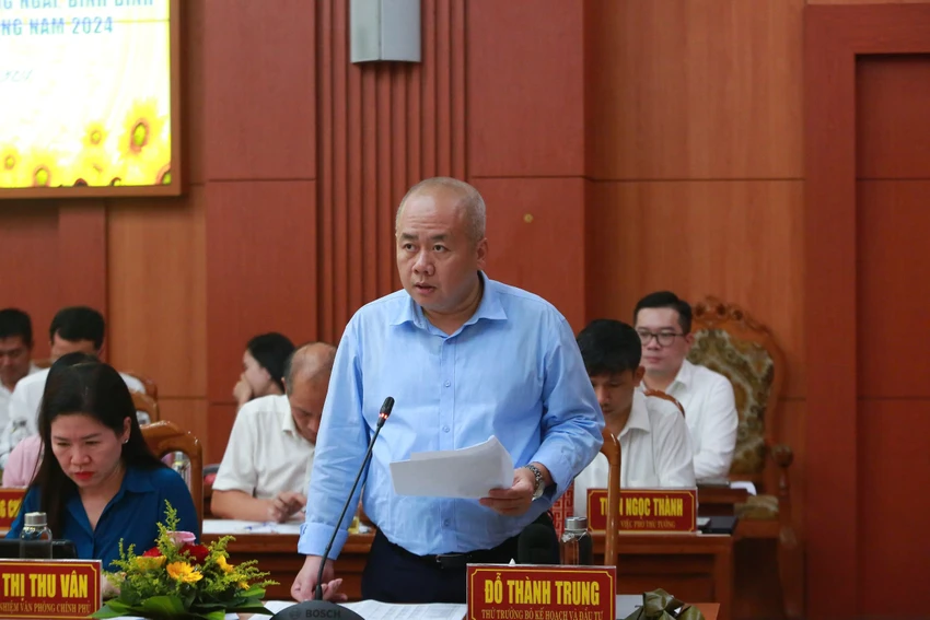 pho-thu-tuong-thuong-truc-nguyen-hoa-binh-lam-viec-voi-5-tinh-thanh-mien-trung.jpeg