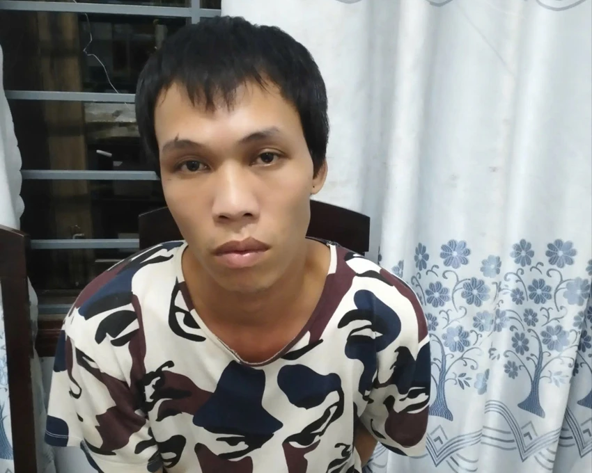 Công an bắt tạm giam nghịch tử sát hại mẹ ruột. Ảnh: CA