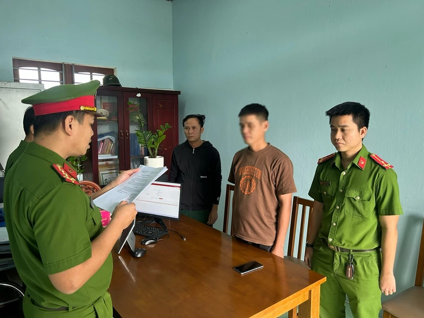 tang-qua-cho-nhan-vien-do-dac-dat-dai-nguoi-dan-cung-bi-khoi-to-1.jpg