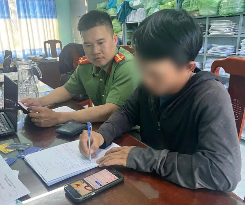 Để kẻ xấu đăng bài công kích lãnh đạo Đảng, chủ nhóm facebook bị phạt