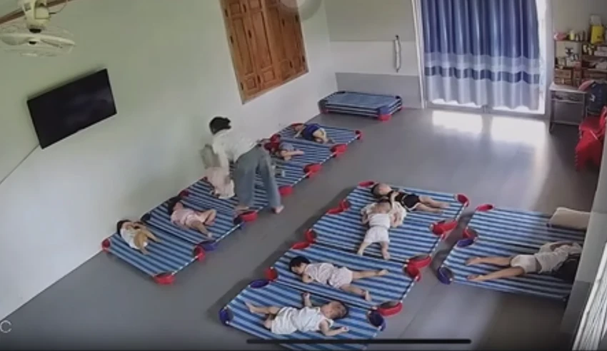 Clip cô giáo đánh trẻ mầm non dã man