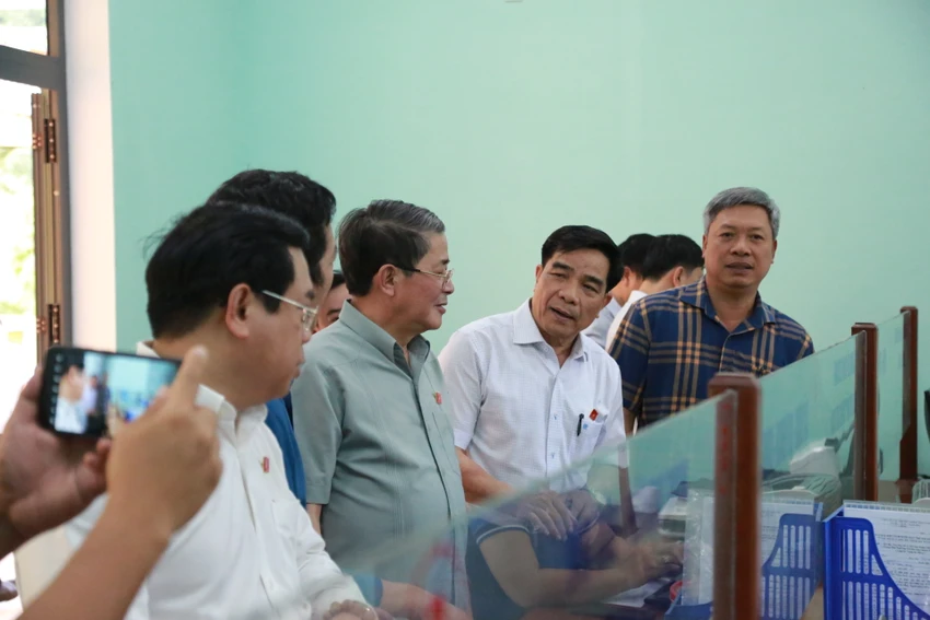 cử tri kiến nghị bác sĩ giỏi lên miền núi