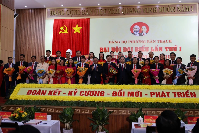 thuong-truc-ban-bi-thu-tran-cam-tu-dai-hoi-phuong-ban-thach-1.jpeg