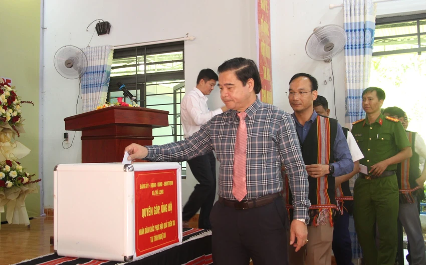 Xã từng xảy ra sạt lở kinh hoàng ở Đà Nẵng ủng hộ người dân gặp thiên tai, bão lũ
