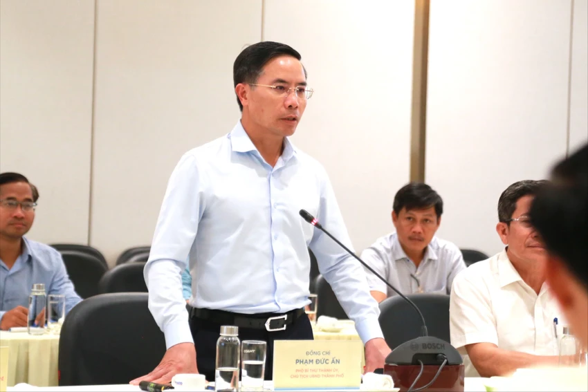 chu-tich-da-nang-doanh-nghiep-lam-that-lam-nhanh-la-uu-tien-so-1-cua-tp-3.JPG