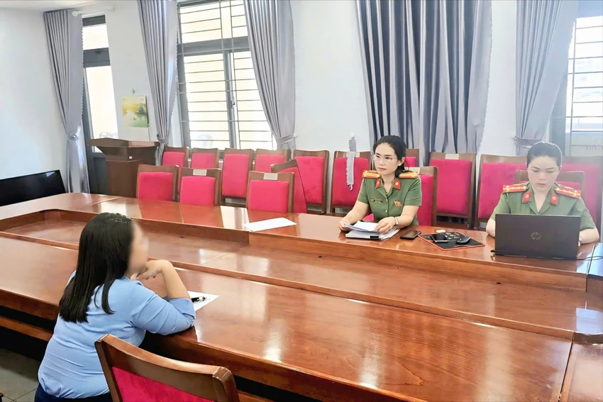 tiem-vang-mua-ban-ngoai-te-trai-phep-1.jpeg