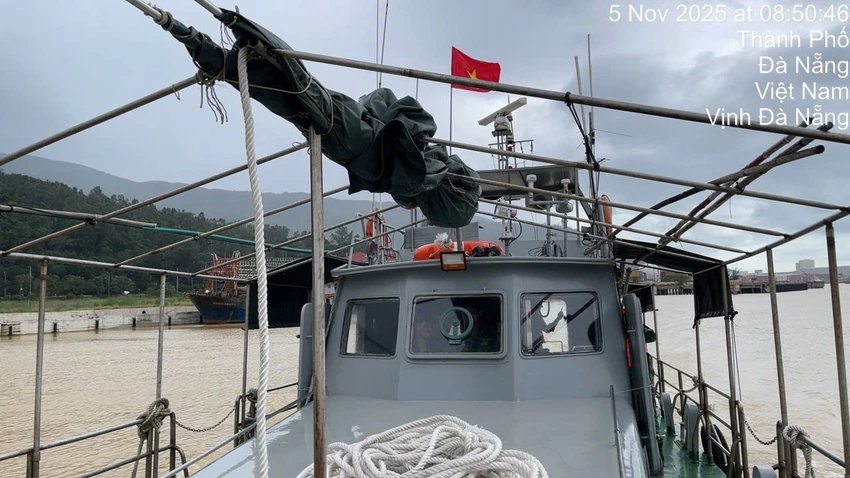 Tàu vượt sóng
